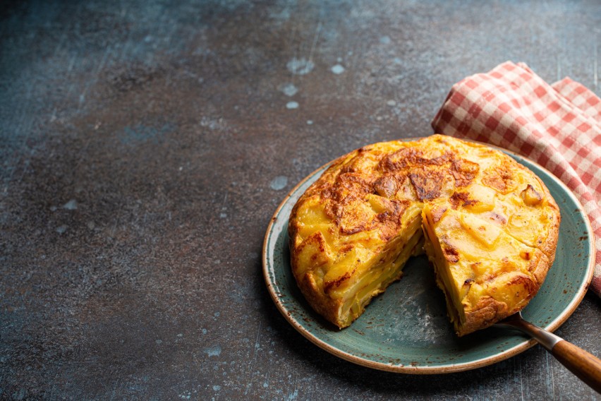 Tortilla de Patatas – hiszpański omlet z ziemniakami i...