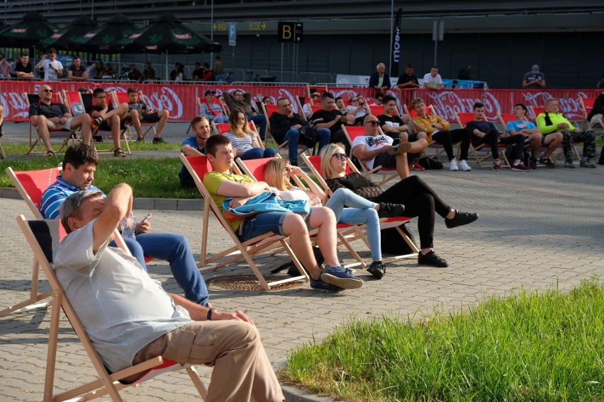 Mecz otwarcia nie przyciągnął zbyt wielu fanów piłkarskich...