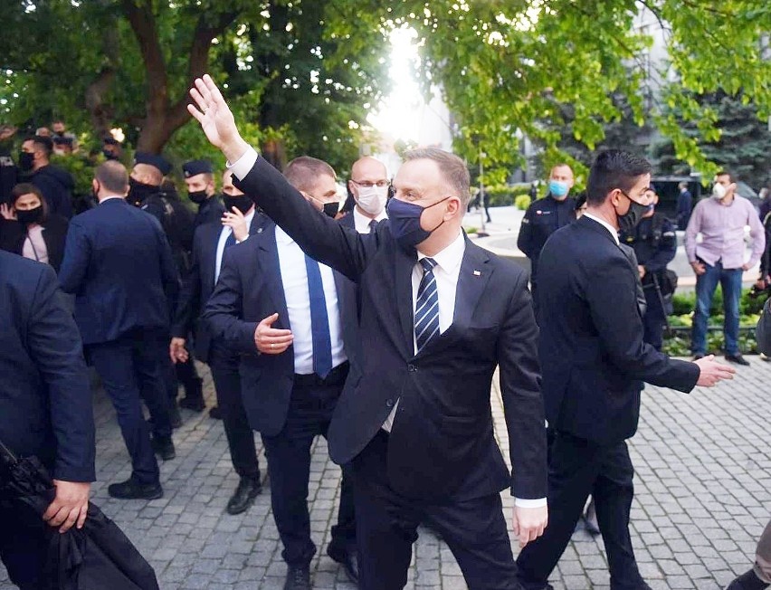 Prezydent Andrzej Duda odwiedza kolejne miasta w rakcie...