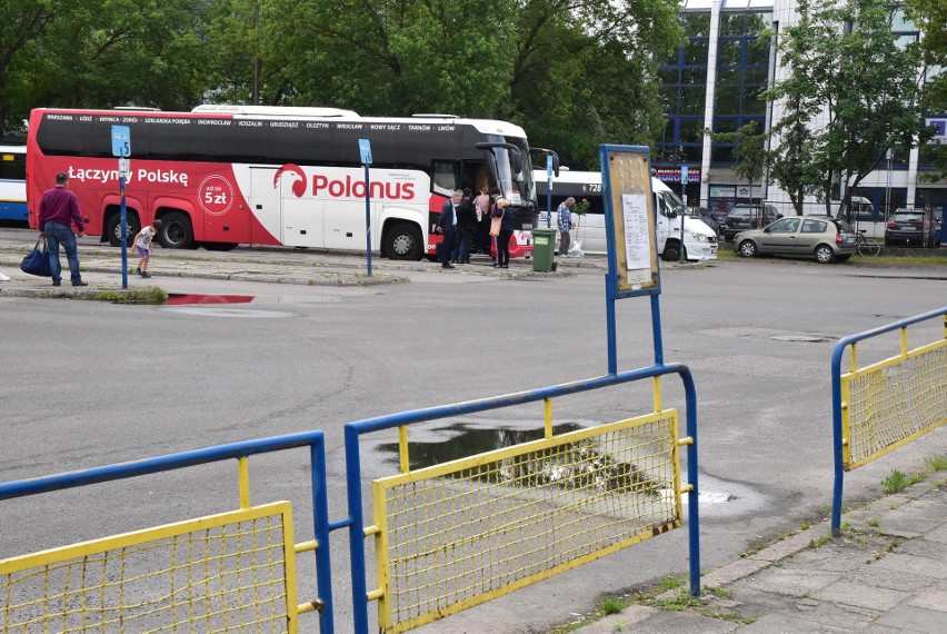 Jaki jest numer telefonu na dworzec autobusowy w Ostrołęce? Znalazłem nawet kilka, ale żaden nie odpowiada - taką sprawę zgłosił czytelnik
