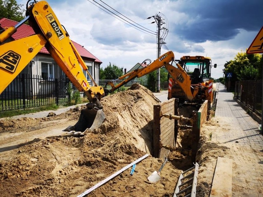 Dzbenin. Kierowcy muszą się liczyć z utrudnieniami. Są także...