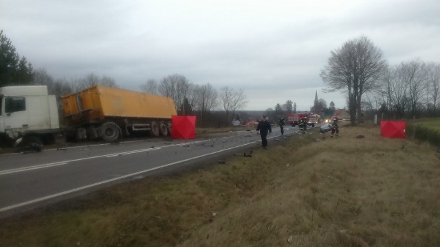 Do zdarzenia doszło po godzinie 14 na drodze krajowej numer 20 w okolicy miejscowości Gwda Wielka koło Szczecinka.