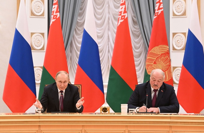 O tym Putin rozmawiał z Łukaszenką. Spotkanie w Mińsku było oficjalnie o "kwestiach gospodarczych" oraz o dobrobycie