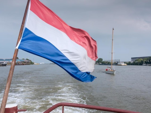 Ambasada Królestwa Niderlandów uruchomiła portal informacyjny wHolandii.pl, który informuje Polaków, jak odpowiednio przygotować się do wyjazdu zarobkowego do Holandii