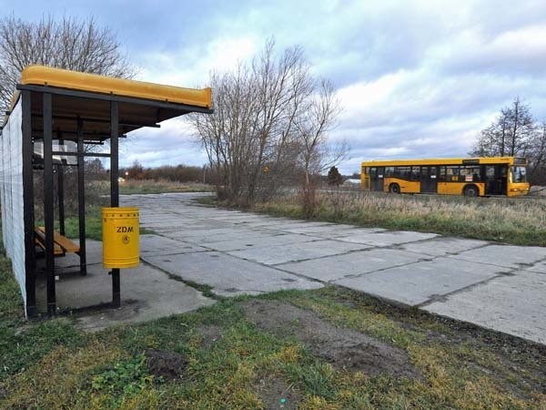 Wcześniej tu była pętla autobusowa i mogłaby być znowu, ale urzędnicy się nie dogadali. Pozytywne rozwiązanie na pewno ułatwiłoby życie mieszkańcom os. Unii Europejskiej. Ci dziś mogą korzystać jedynie z autobusu nr 3.