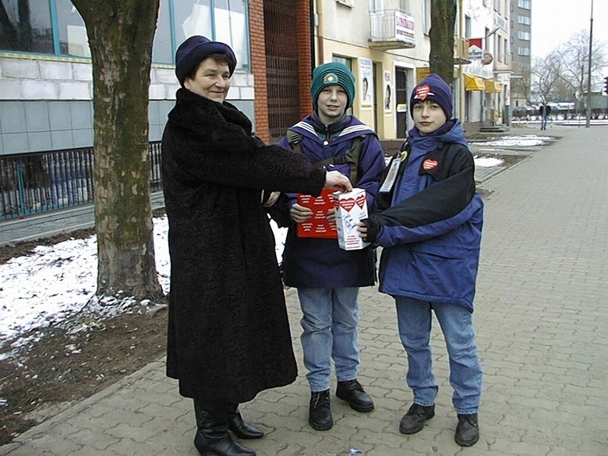 Ostrołęka. Finał Wielkiej Orkiestry Świątecznej Pomocy w Ostrołęce w 1999 roku [ZDJĘCIA]