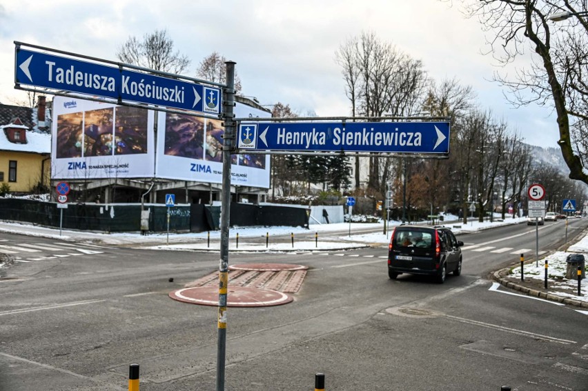 Nowe rondo w Zakopanem - na skrzyżowaniu ulic Sienkiewicza i...