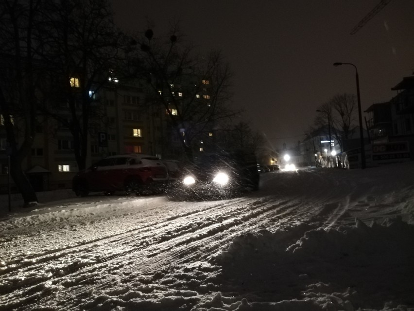 Ciemno w Bydgoszczy było m.in. w pobliżu bloku przy ul....