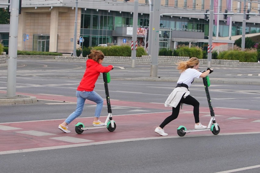 Straż miejska: Hulajnoga to nie zabawka. Będą mandaty!