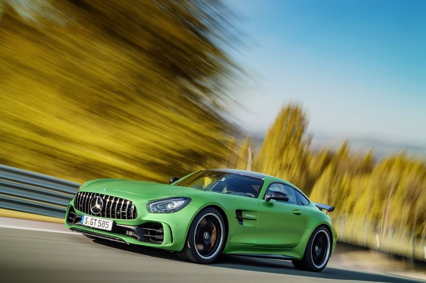 Mercedes-AMG GT R...