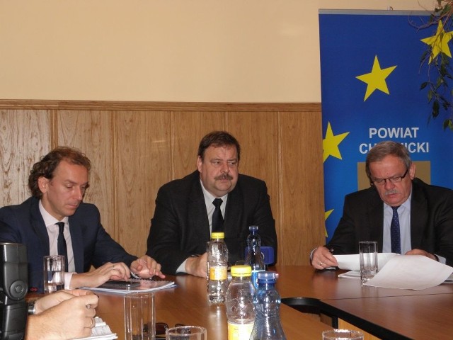 Starostowie (z lewej Marek Szczepański, obok Stanisław Skaja) są przekonani, że ten pomysł będzie dobrze przyjęty przez mieszkańców