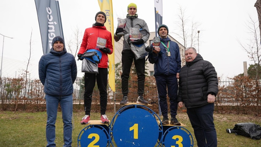 Zwycięzcy biegu głównego: Grzegorz Sobczyk, Marcin Podczasi...