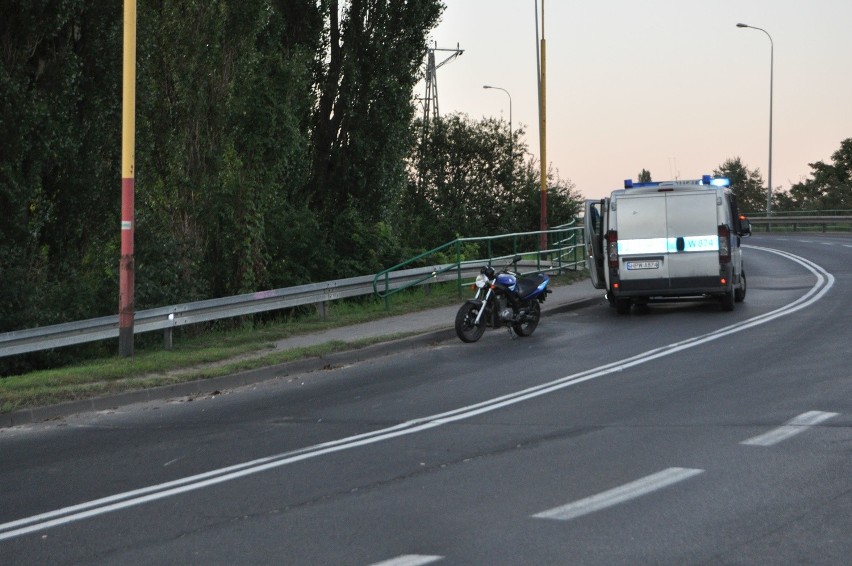 Zderzenie motocyklisty z samochodem w Szczecinku (zdjęcia)