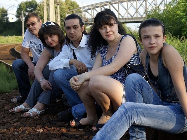 Od lewej: Wiaczesław, Irena, Zafar, Julka i Nastia: Co złego zrobiliśmy, że Polska chce nas wyrzucić?