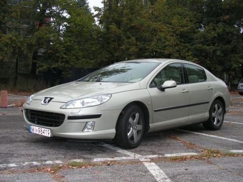 Fot. R.Polit: Peugeot 407 ma nowoczesną sylwetkę z silnie...