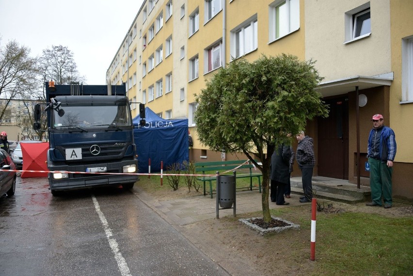 Śmiertelne potrącenie przy ul. Bema 89b. Kobieta zginęła na miejscu (zdjęcia, wideo)