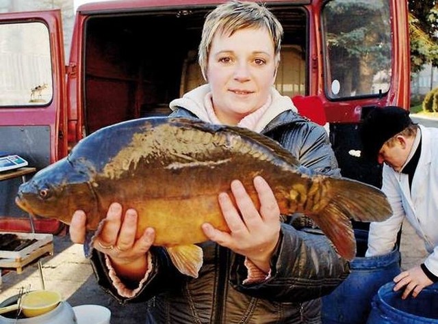 - Niedługo zostaną mi chyba tylko ryby, którymi handluję - mówi Joanna Niejadlik.