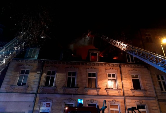 Pożar kamienicy w Słupsku przy ul. Tuwima