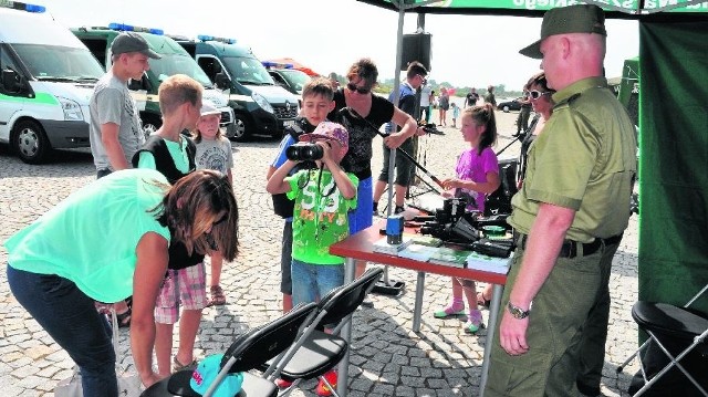 Dużym zainteresowaniem cieszyło się stoisko straży granicznej. Nie brakowało atrakcji dla dzieci.