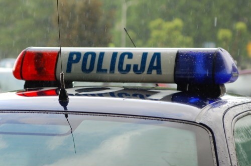 Policja zatrzymała samochód, którym kierowała pijana matka 7-letniego dziecka, które z nią jechało.