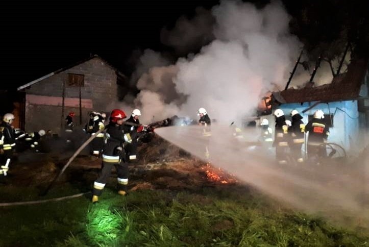 Barcice. Pożar stodoły. Jedna osoba poszkodowana [ZDJĘCIA]