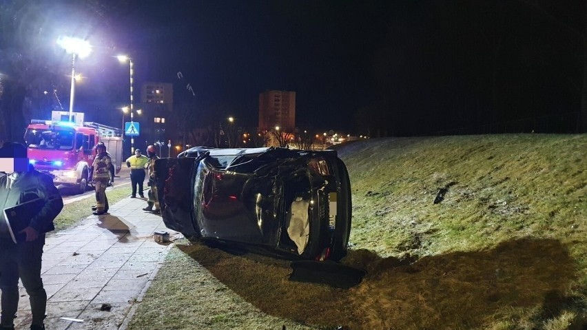 Groźny wypadek drogowy w Tczewie. Auto staranowało pieszych