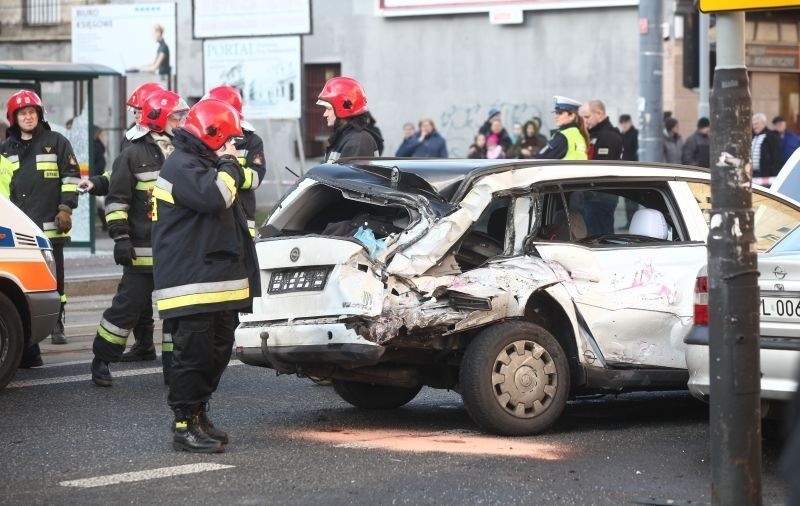 Wypadek Piotrkowska. Dwie osoby nie żyją. Motorniczy był pijany! Posłuchaj, co mówił po wypadku