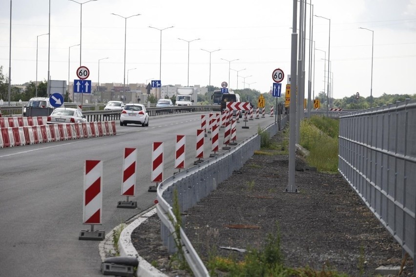 Na otwarty w czerwcu 2022 roku węźle komunikacyjny DK86...