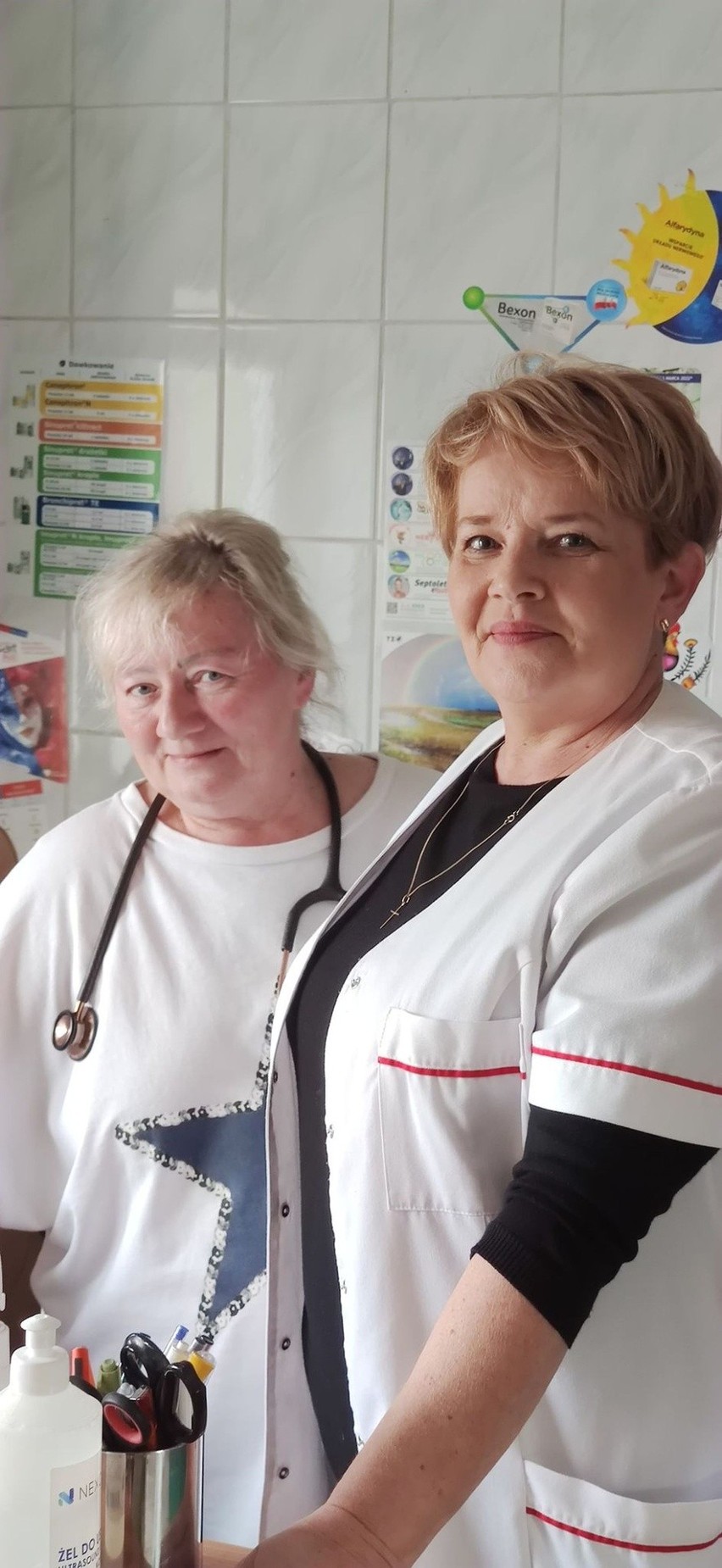 Danuta Dyjas - Walczak (z lewej) z ) Beatą Maj, pielęgniarką...