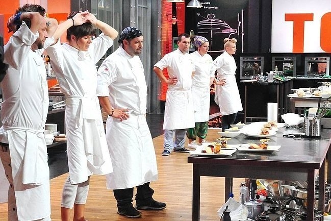 Uczestnicy "Top Chef" w 6. odcinku programu (fot. Grzegorz...