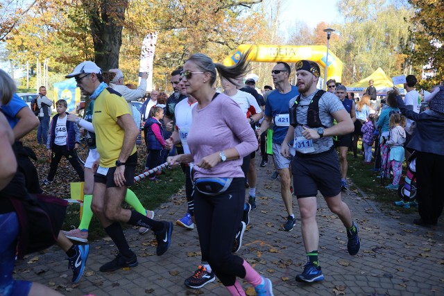 Na starcie Biegu Perła Paprocan stanęło ponad 1100 biegaczy i miłośników nordic walking.