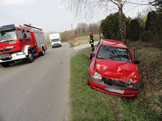 Kierująca oplem corsą najechała na tył gimbusa.