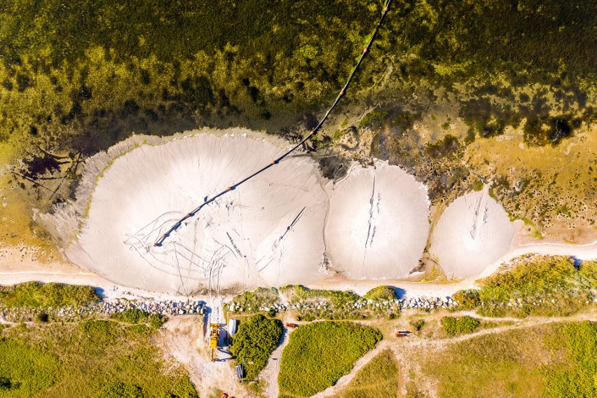 Tak powstają "polskie Malediwy" przy Półwyspie Helskim