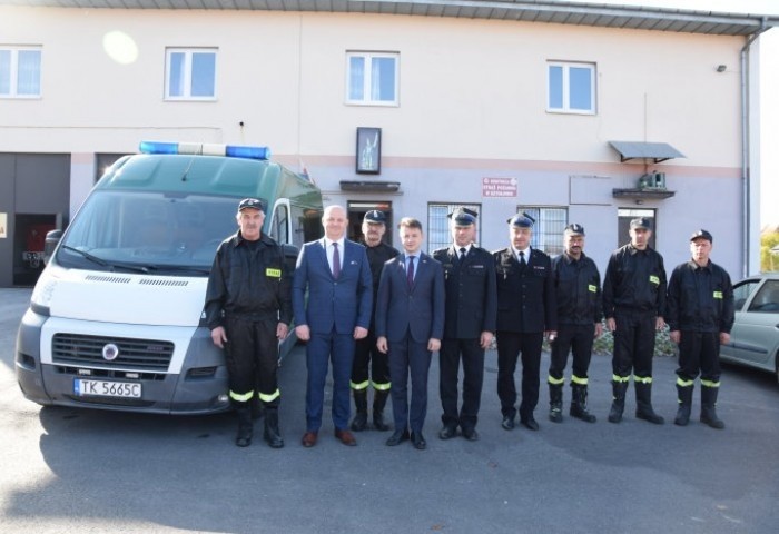 Nowy samochód - fiat ducato dla Ochotniczej Straży Pożarnej w Szydłowie (ZDJĘCIA)