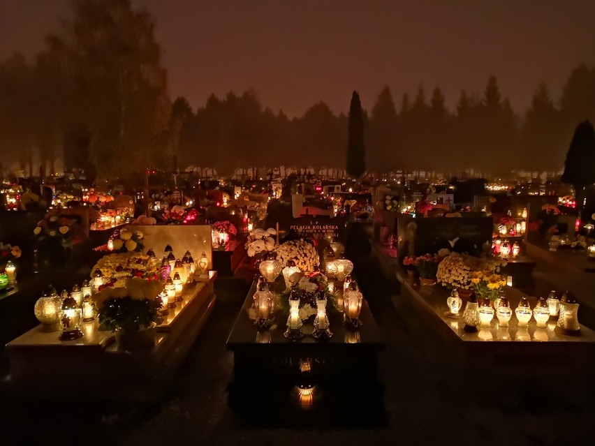 Prądnik Czerwony nie zapomniał o zmarłych. Cmentarz Batowicki nocą rozświetla tysiące zniczy [GALERIA] 