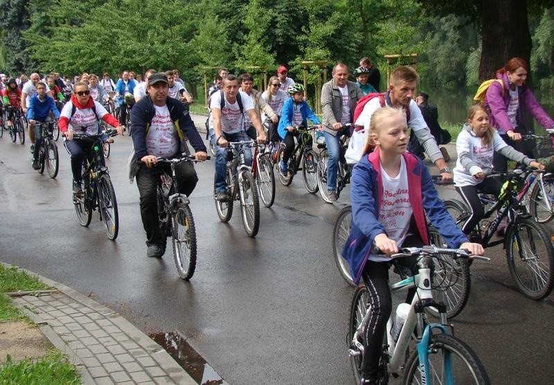 Oświęcim. Rodzinny Rajd Rowerowy po raz 20. Na starcie stanęło ponad 1000 rowerzystów [ZDJĘCIA]