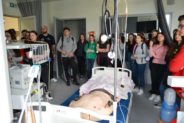 Liceum w Nisku jest  jedną z dziesięciu szkół uczestniczących  w programie promocji Centrów Symulacji Medycznej
