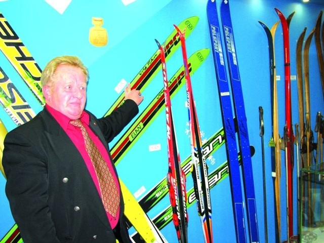 Wojciechowi Fortunie marzy się, żeby wystawa zachęciła suwalczan do wyczynowego uprawiania narciarstwa
