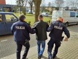Przemoc domowa w Lęborku. 42-latek znęcał się nad żoną. Uciekła w nocy w samej koszuli
