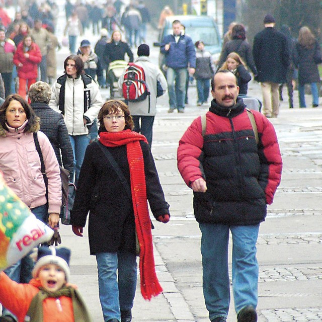 Polacy pracują coraz więcej i w coraz większym stresie.