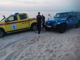 Wypadek na plaży w Chłopach. Paralotnia raniła kobietę [zdjęcia]