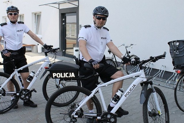 Policjanci z Międzyrzecza przesiedli się z samochodów na rowery. Oczywiście nie wszyscy. Jednoślady wykorzystują funkcjonariusze prewencji podczas patrolowania miasta i jego okolic.