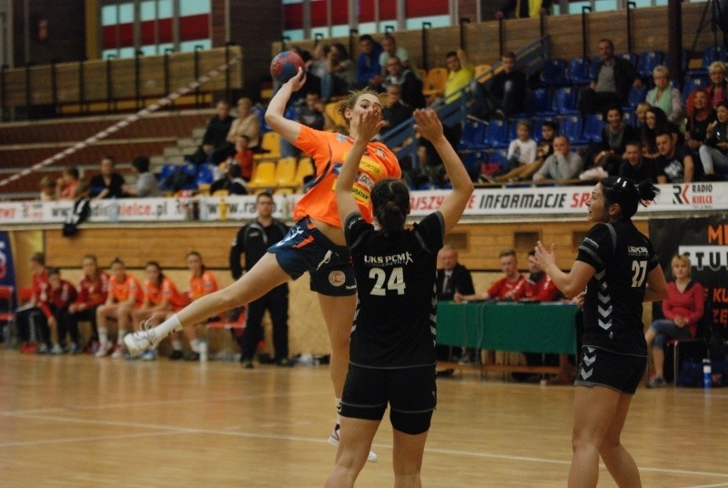 Korona Handball Kielce - UKS PCM Kościerzyna 21:23