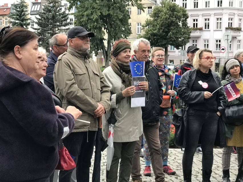 Kolejny protest w Słupsku w sprawie „lex TVN” [ZDJĘCIA, WIDEO]