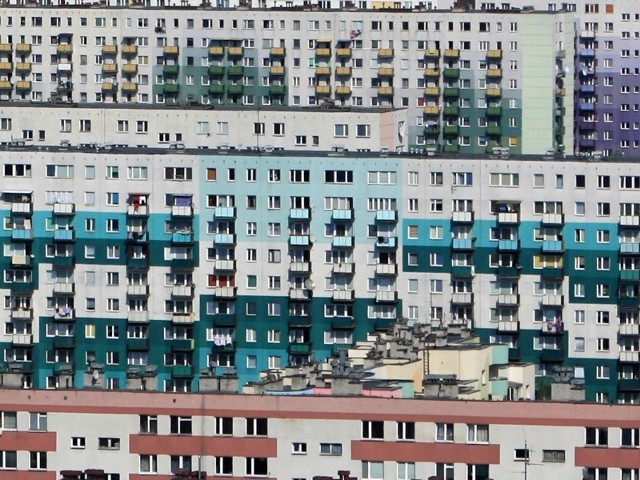 10-piętrowy budynek ma ok. 30 metrów wysokości. Zgodnie z szykowanymi warunkami zabudowy wieżowiec przy Podwisłoczu będzie mógł mieć trzy razy tyle.