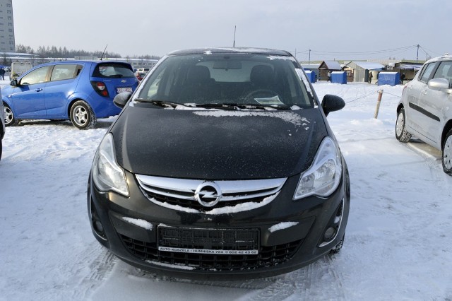 Opel Corsa, silnik 1,4, benzyna. Rok produkcji 2012/ 2013. Przebieg 44 tys. kilometrów, sprowadzony z Niemiec. Cena 22 300 zł.