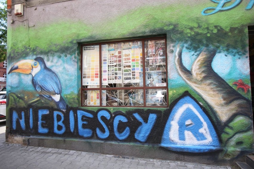 Oficjalne murale Ruchu Chorzów znajdujące się w tym mieście...