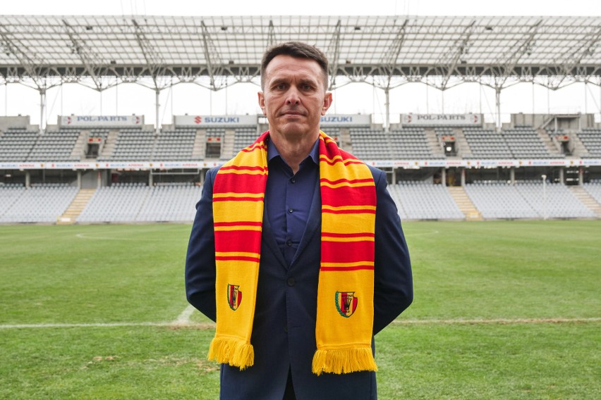 Fortuna 1 Liga. Leszek Ojrzyński ponownie został trenerem Korony Kielce. Podpisał kontrakt do 30 czerwca 2023 roku. Zobacz wideo