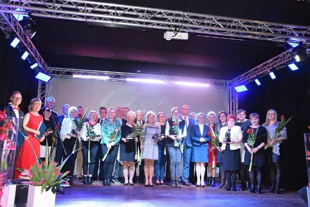 Przedstawiamy laureatów "Młyńskich Kół", nagród burmistrza za 2017 r. Gala była bardzo udana, bo z fantastycznym programem artystycznym. Gratulacje dla wszystkich laureatów. Wideo: Info z Polski - 22.02.2018