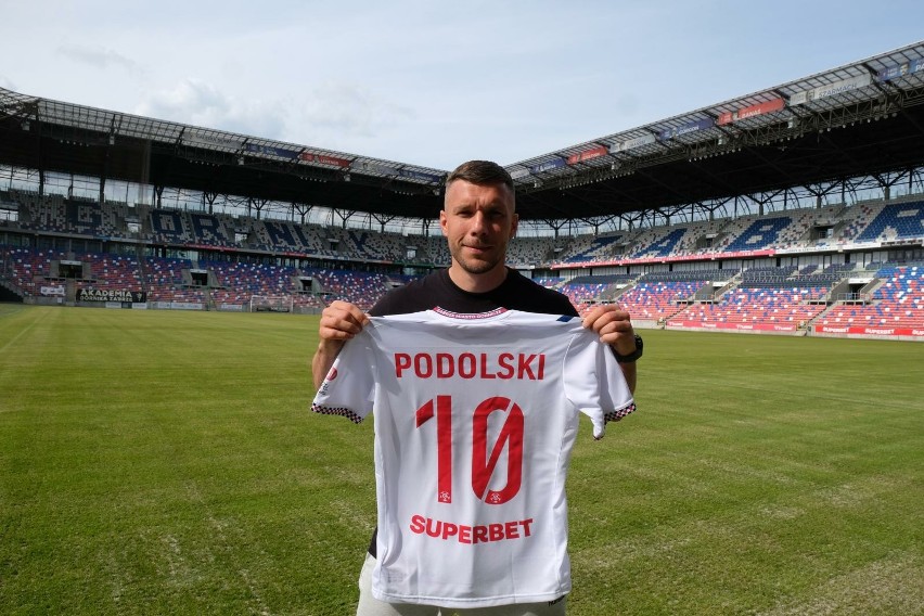 Lukas Podolski gra w Górniku od ponad dwóch lat....